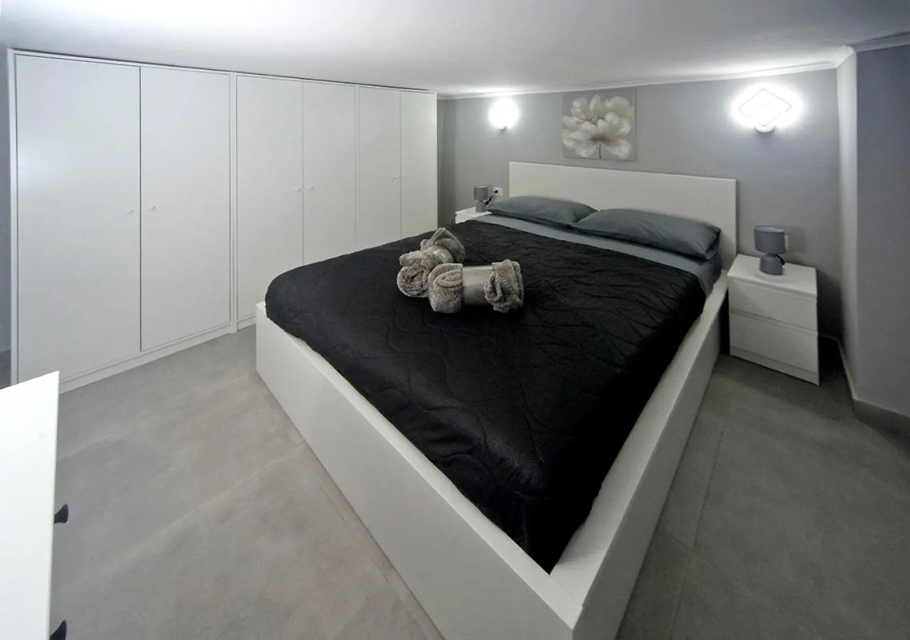 La Casa Di Helena Apartman Nápoly