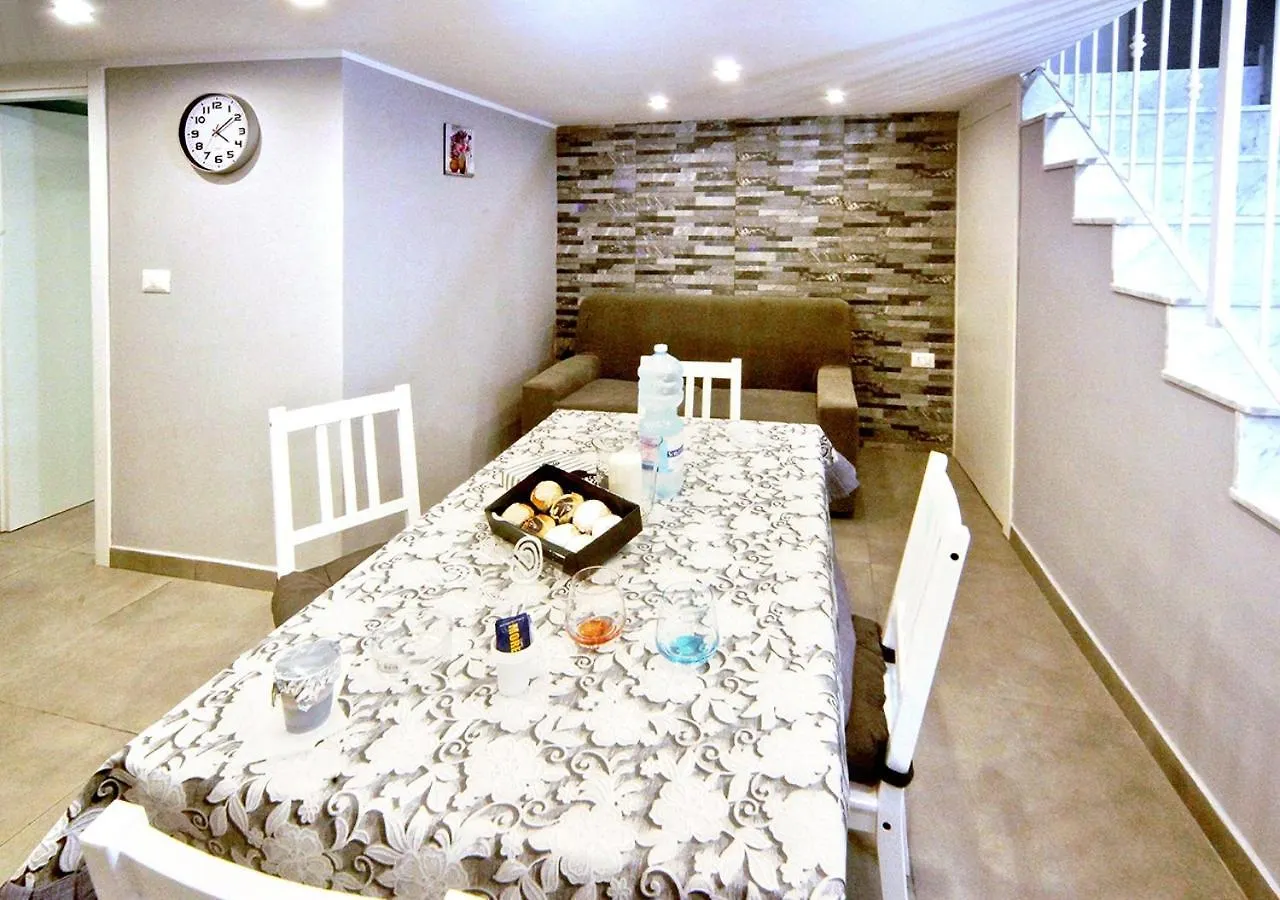 La Casa Di Helena Apartment Naples